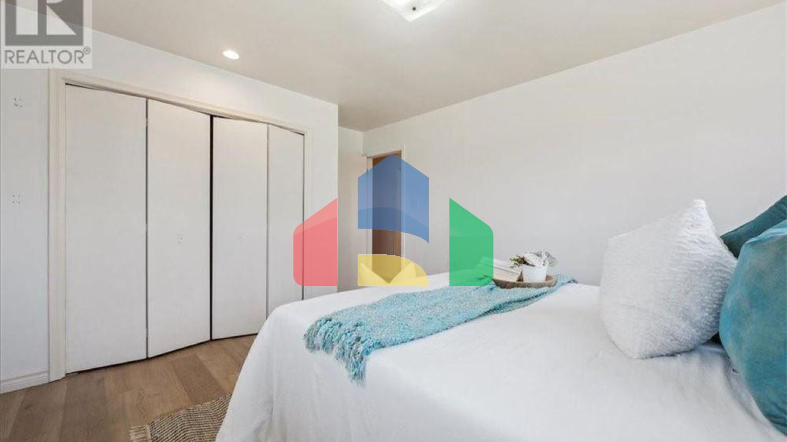 Residential - Single Family Home - Guelph, Canada - Canada