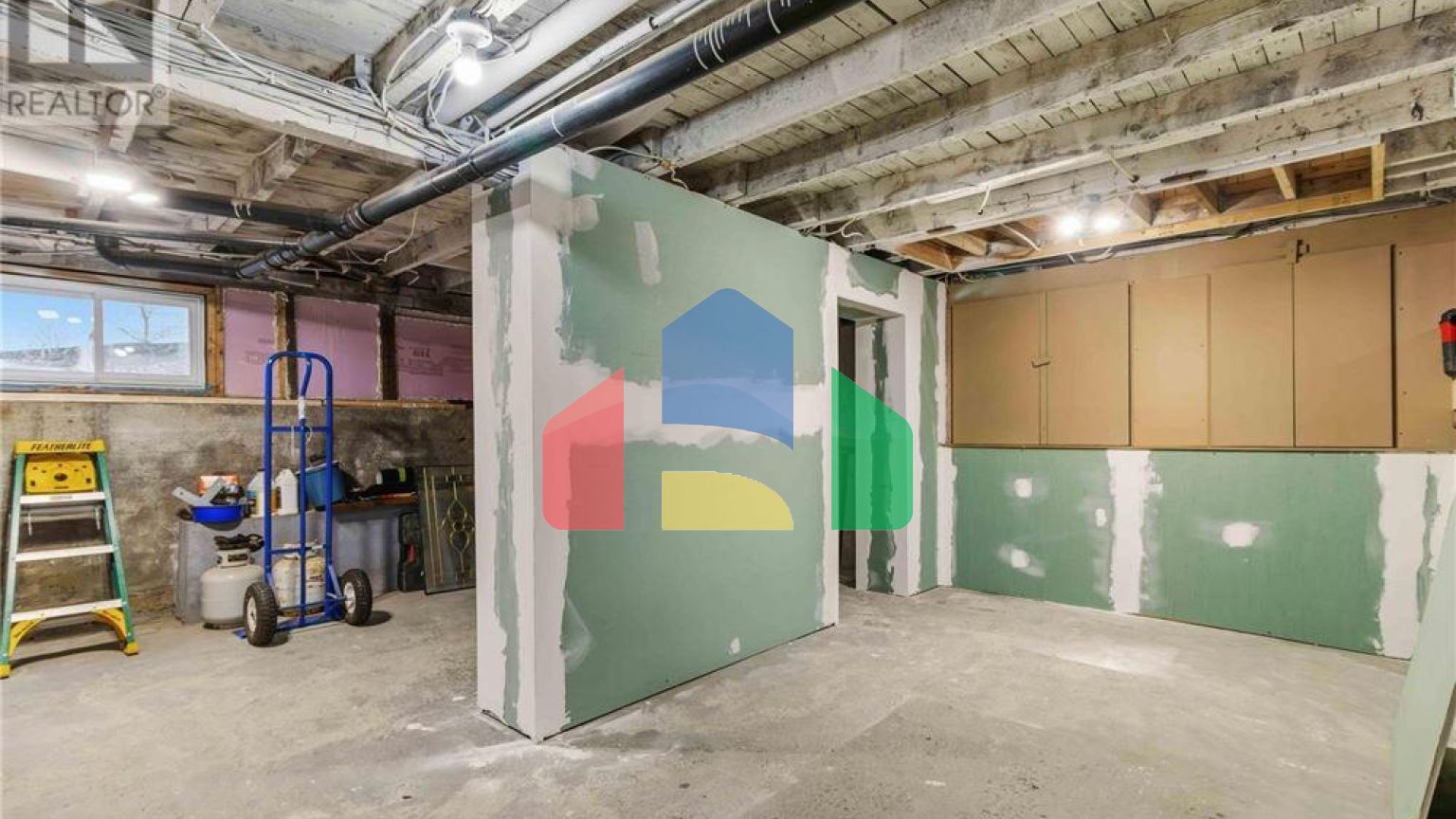 Residential - Single Family Home - Halifax, Canada - Canada