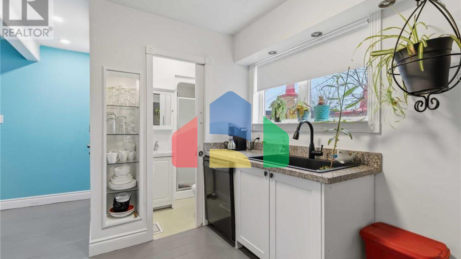 Residential - Single Family Home - Halifax, Canada - Canada