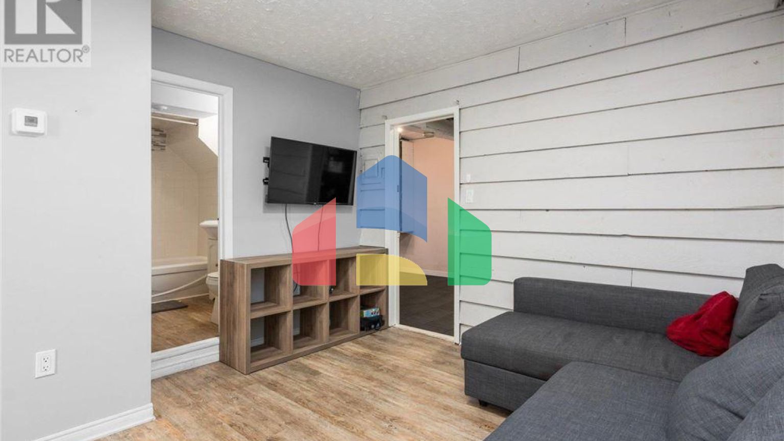 Residential - Single Family Home - Halifax, Canada - Canada