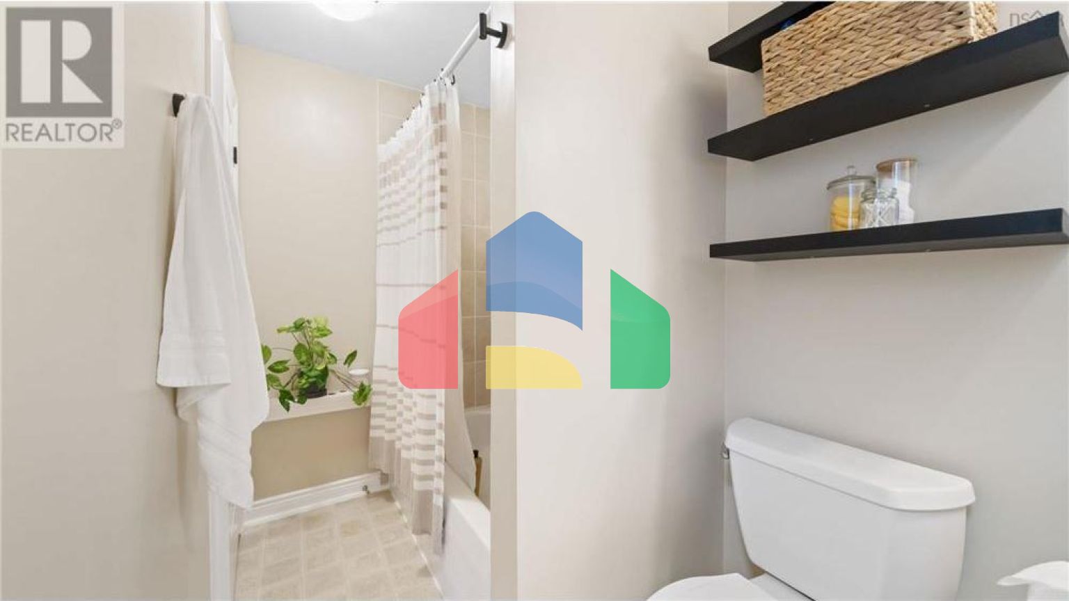 Residential - Single Family Home - Halifax, Canada - Canada