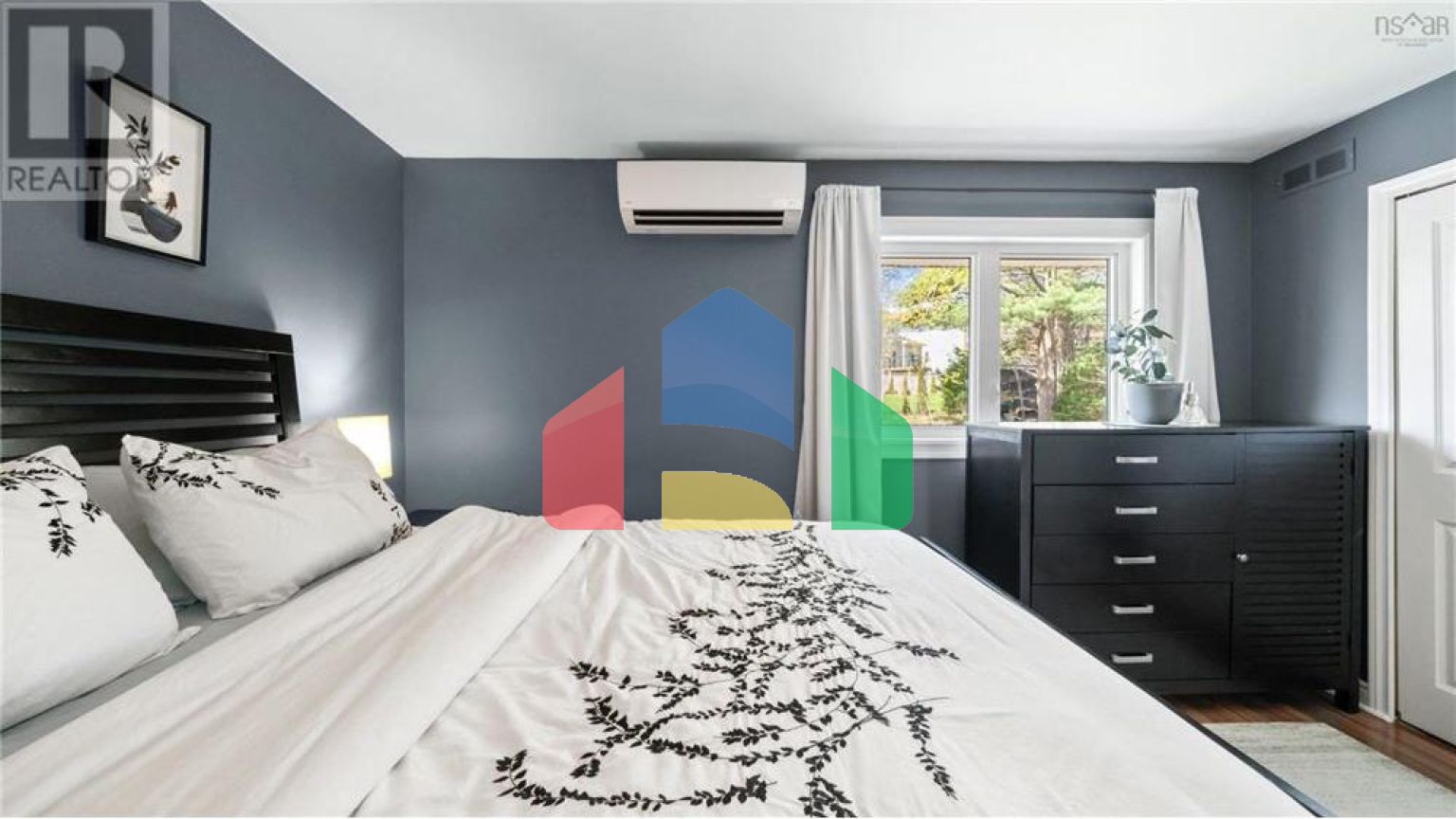 Residential - Single Family Home - Halifax, Canada - Canada