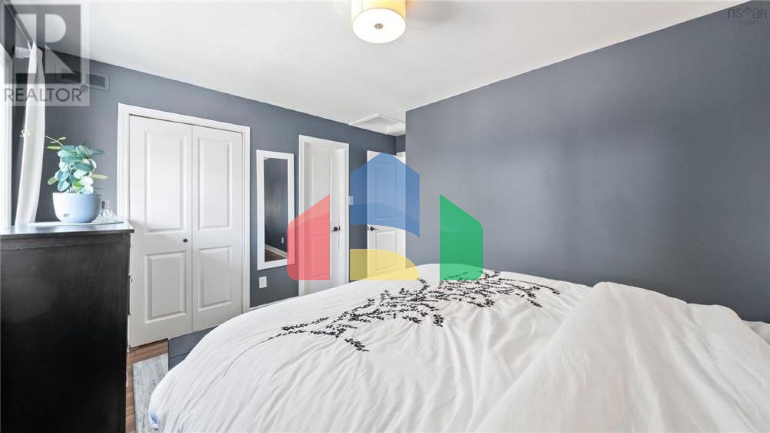 Residential - Single Family Home - Halifax, Canada - Canada