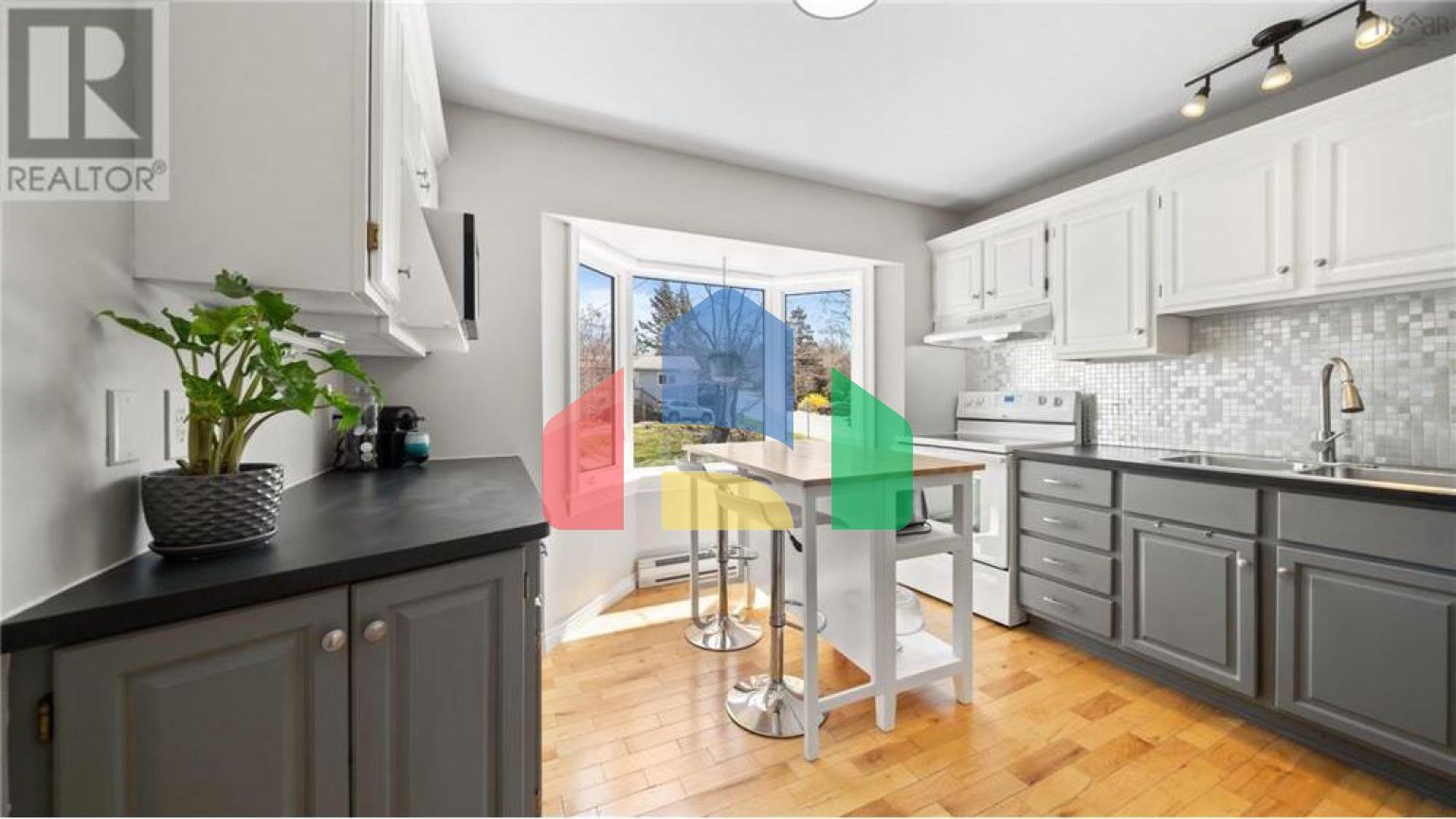 Residential - Single Family Home - Halifax, Canada - Canada