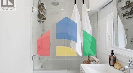 Residential - Single Family Home - Hamilton, Canada - Canada