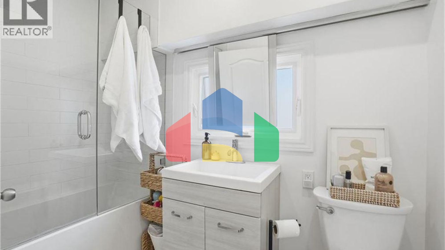 Residential - Single Family Home - Hamilton, Canada - Canada