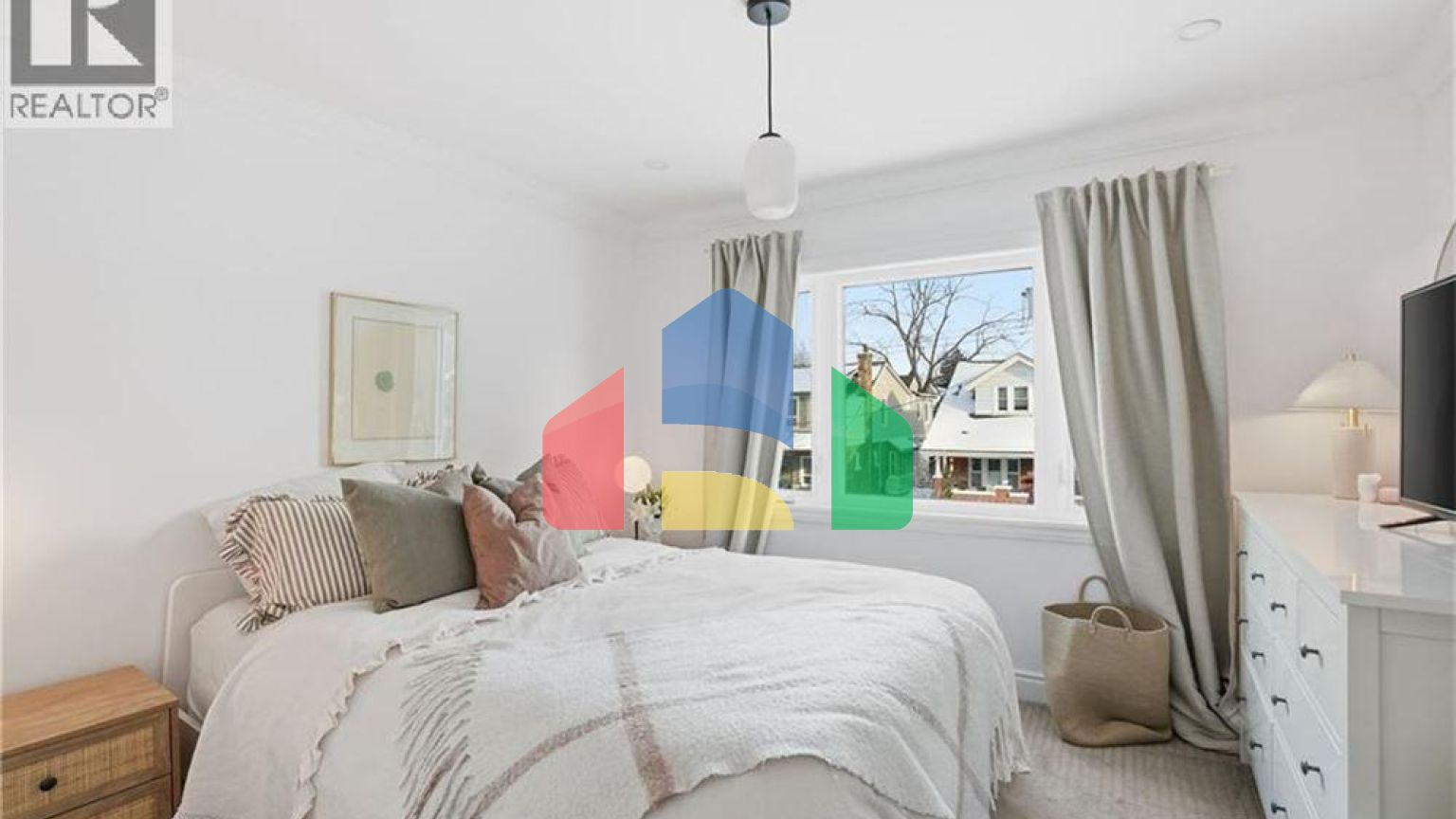 Residential - Single Family Home - Hamilton, Canada - Canada