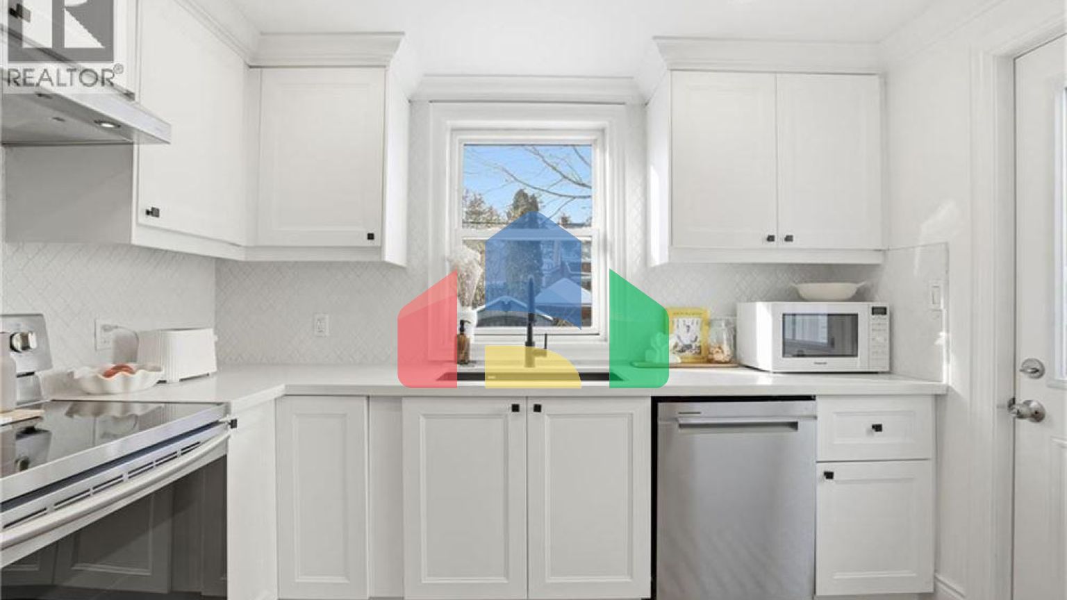 Residential - Single Family Home - Hamilton, Canada - Canada