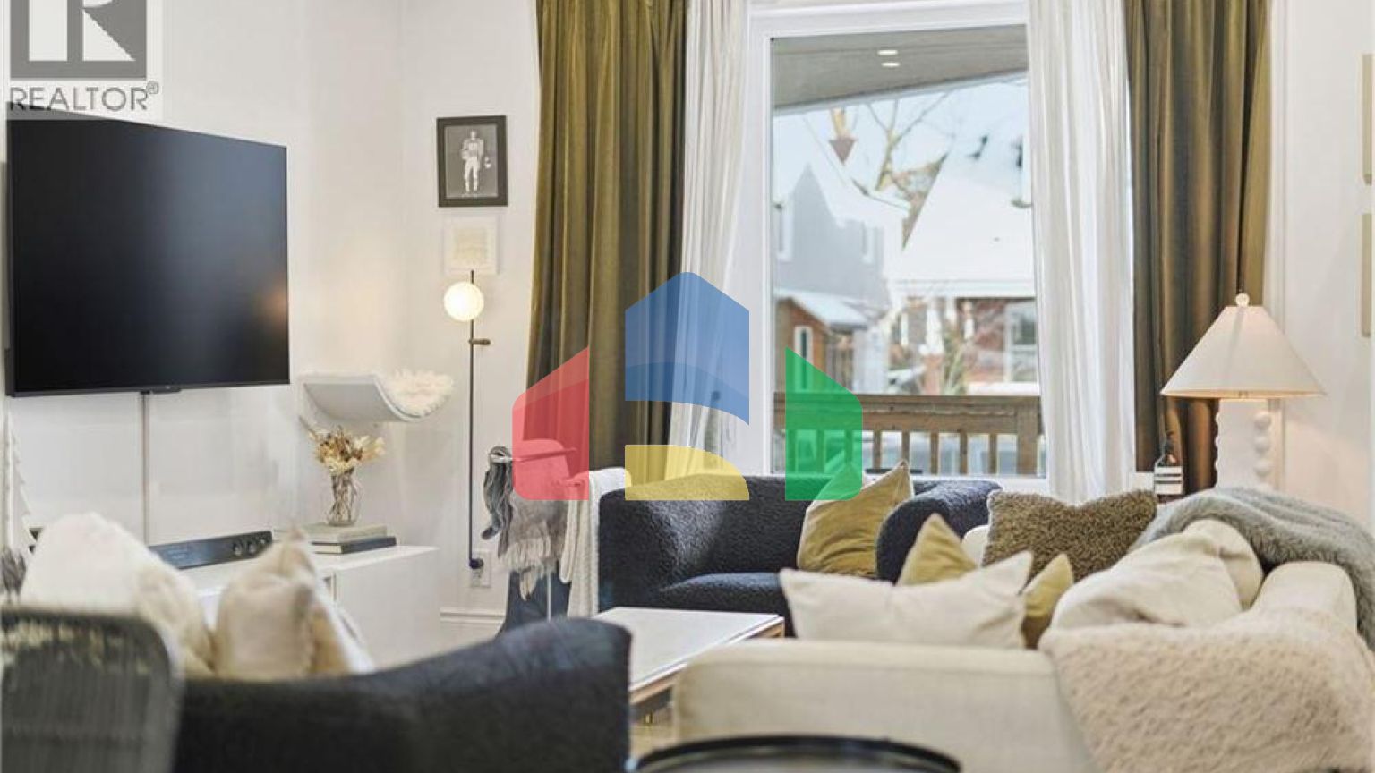 Residential - Single Family Home - Hamilton, Canada - Canada