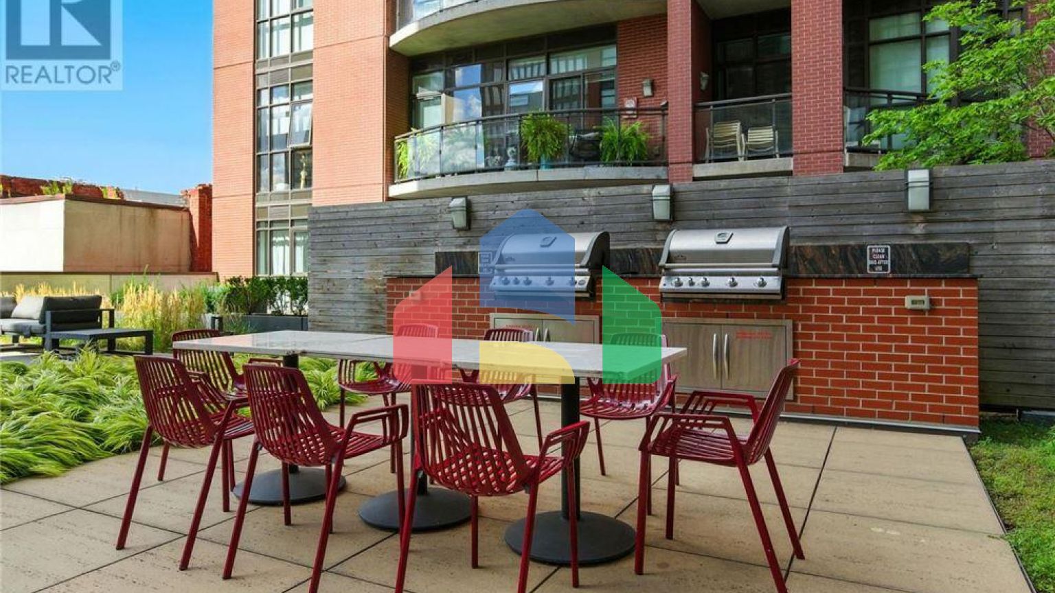 Residential - Single Family Home - Hamilton, Canada - Canada