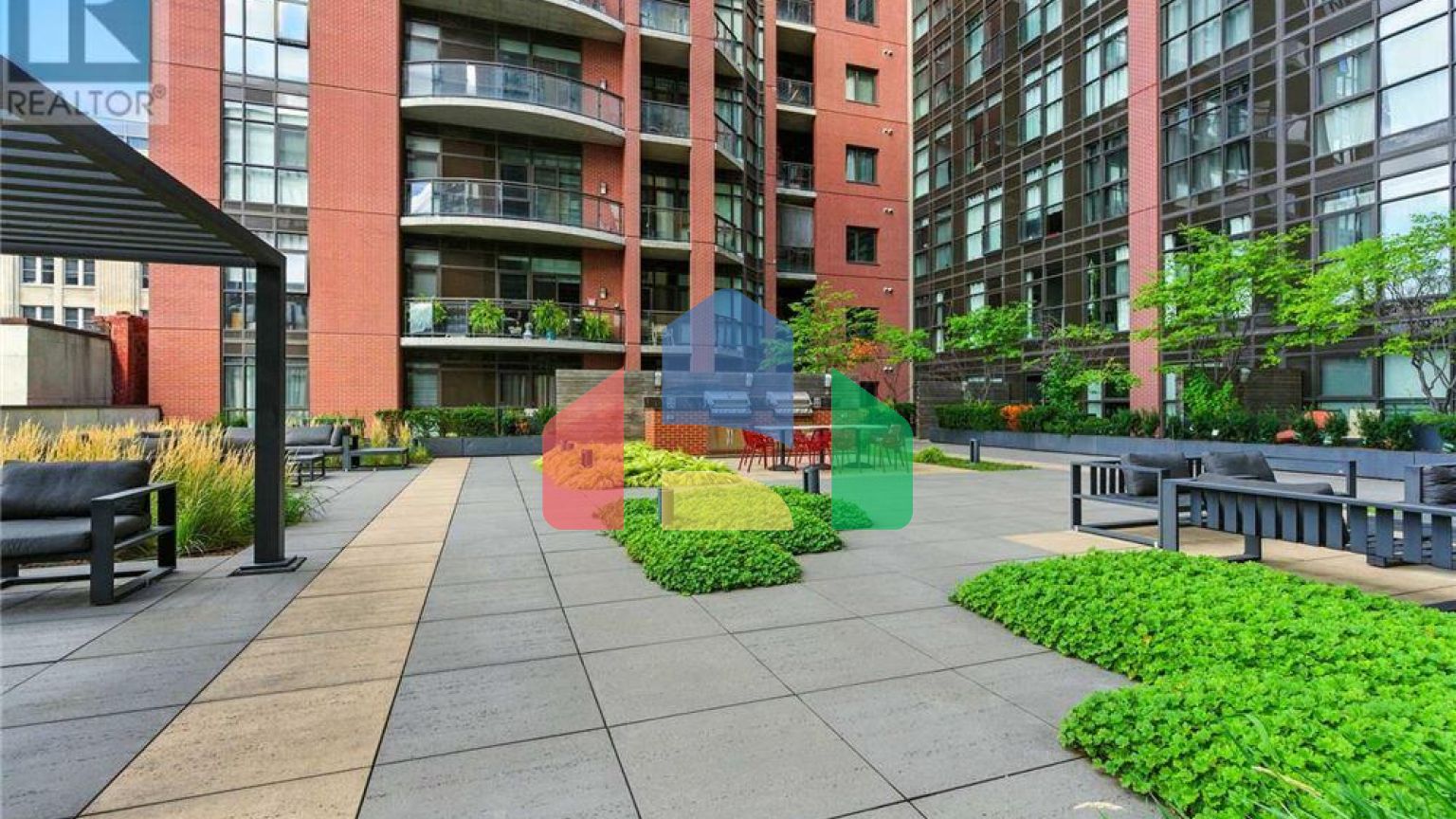 Residential - Single Family Home - Hamilton, Canada - Canada