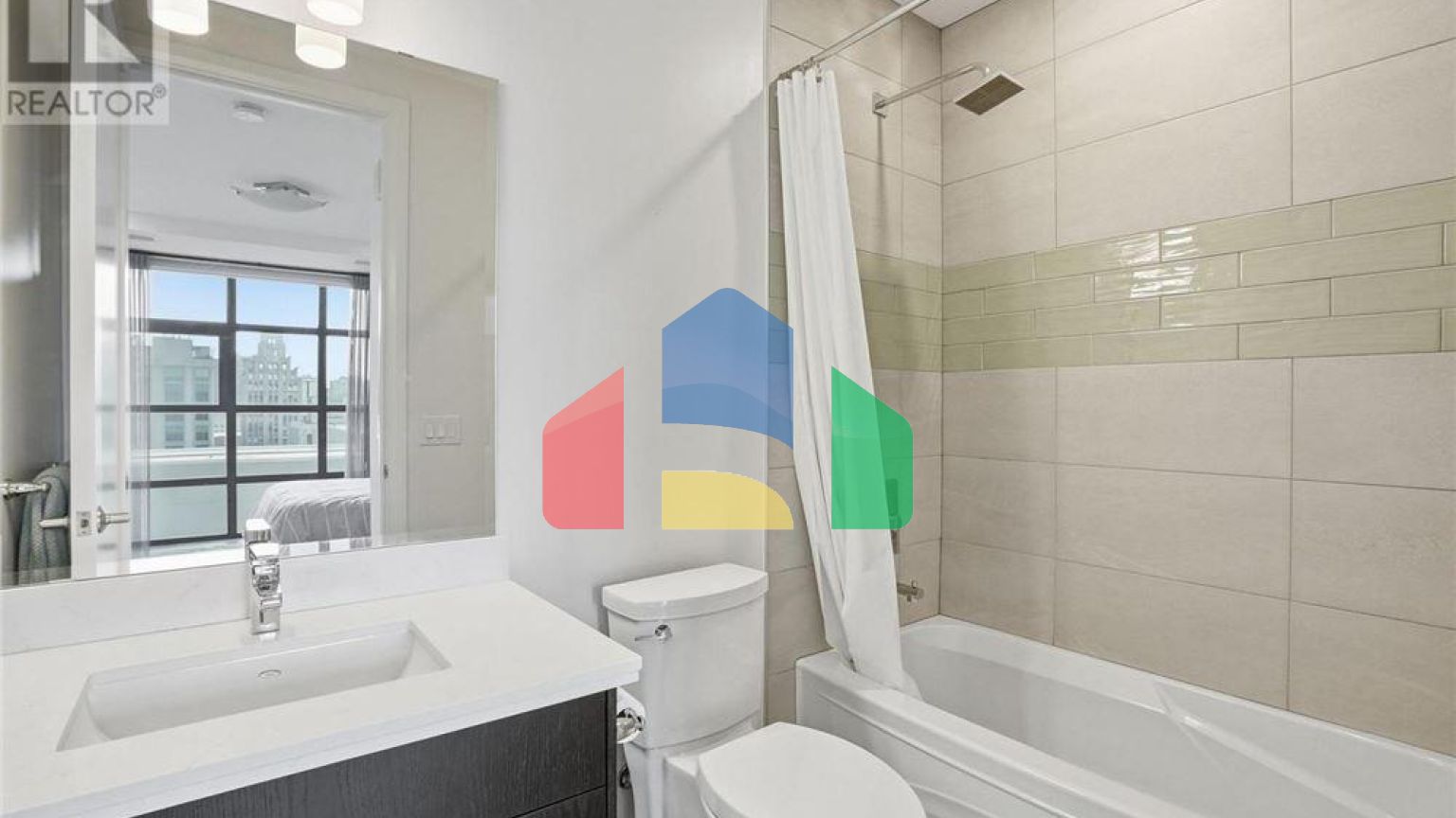 Residential - Single Family Home - Hamilton, Canada - Canada