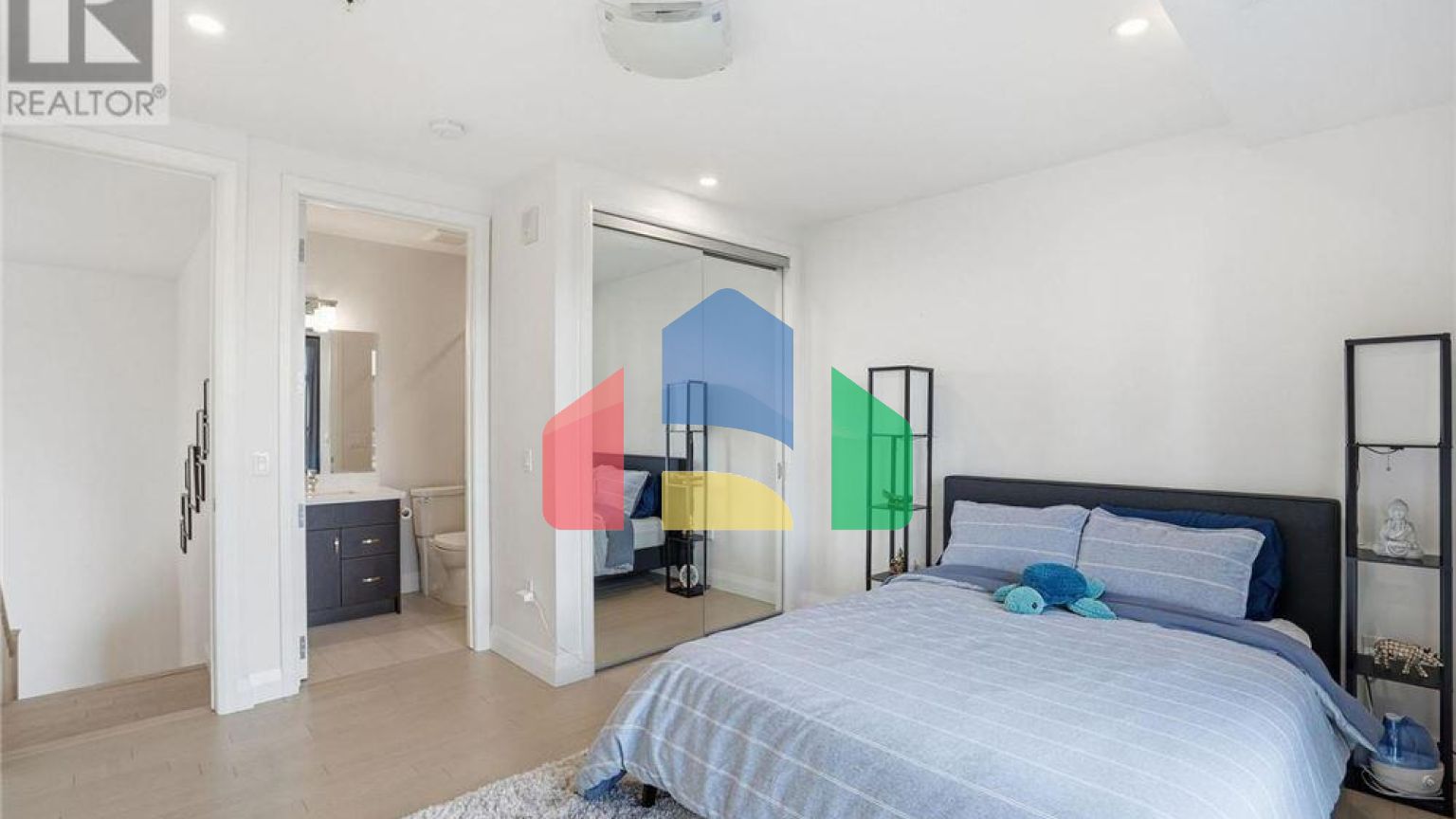 Residential - Single Family Home - Hamilton, Canada - Canada