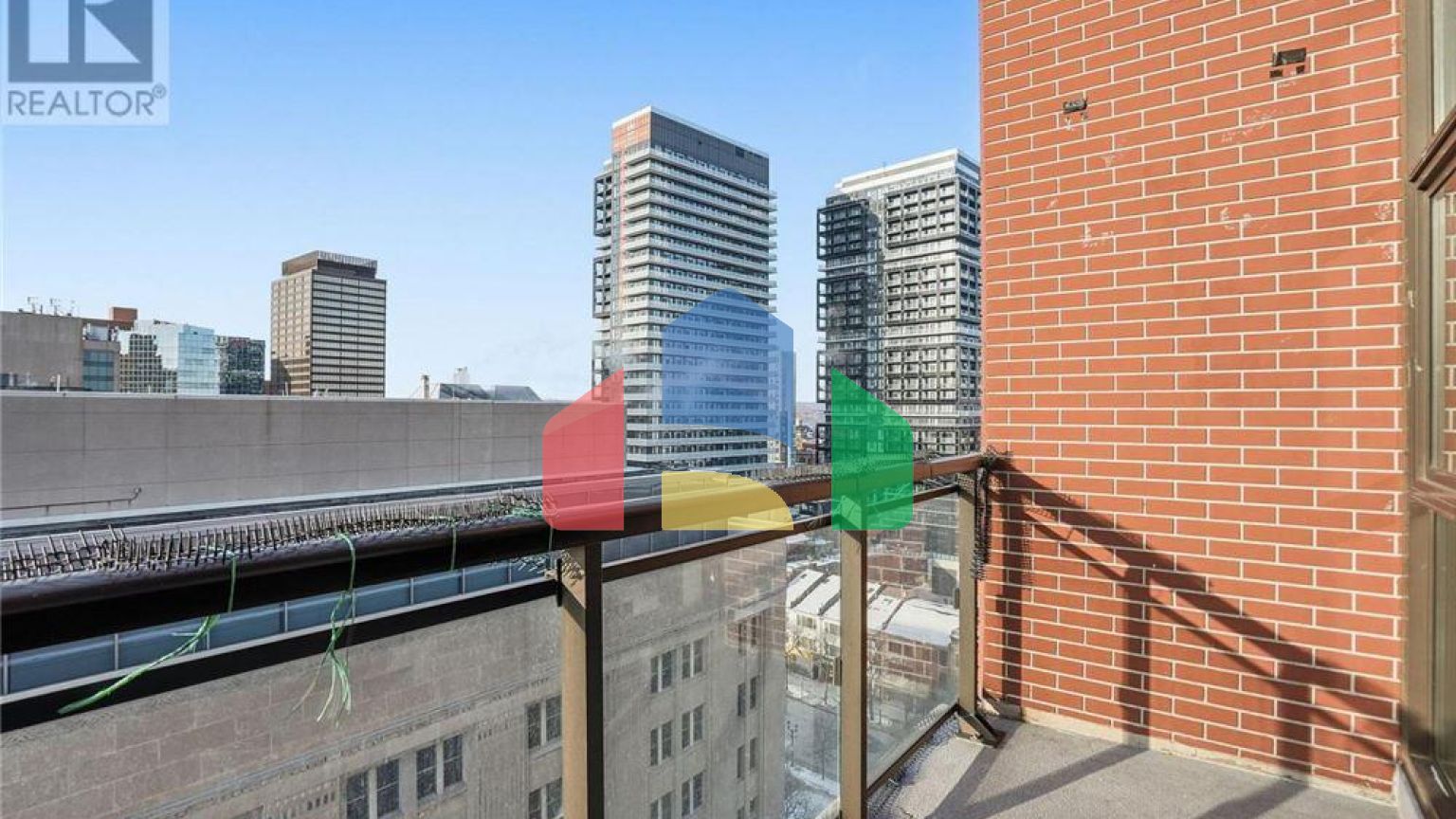 Residential - Single Family Home - Hamilton, Canada - Canada