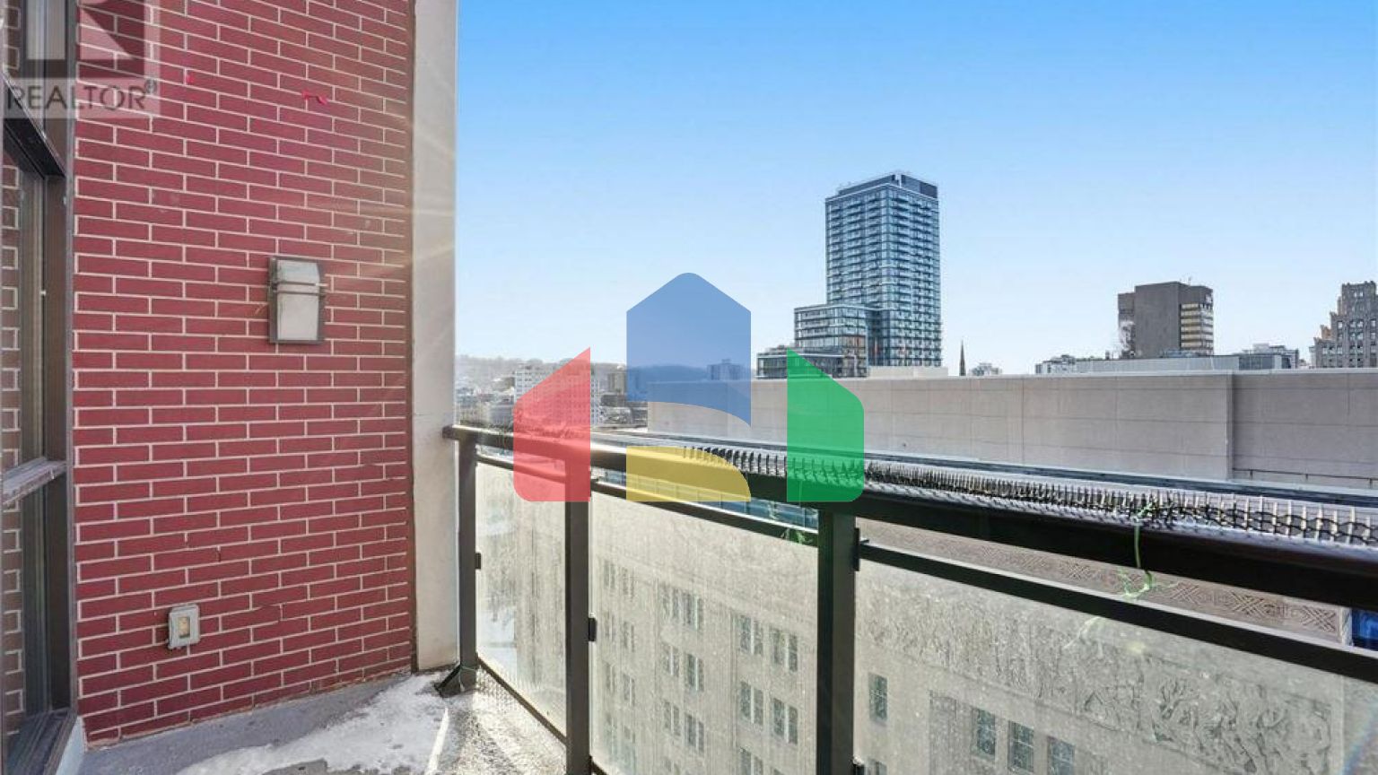 Residential - Single Family Home - Hamilton, Canada - Canada