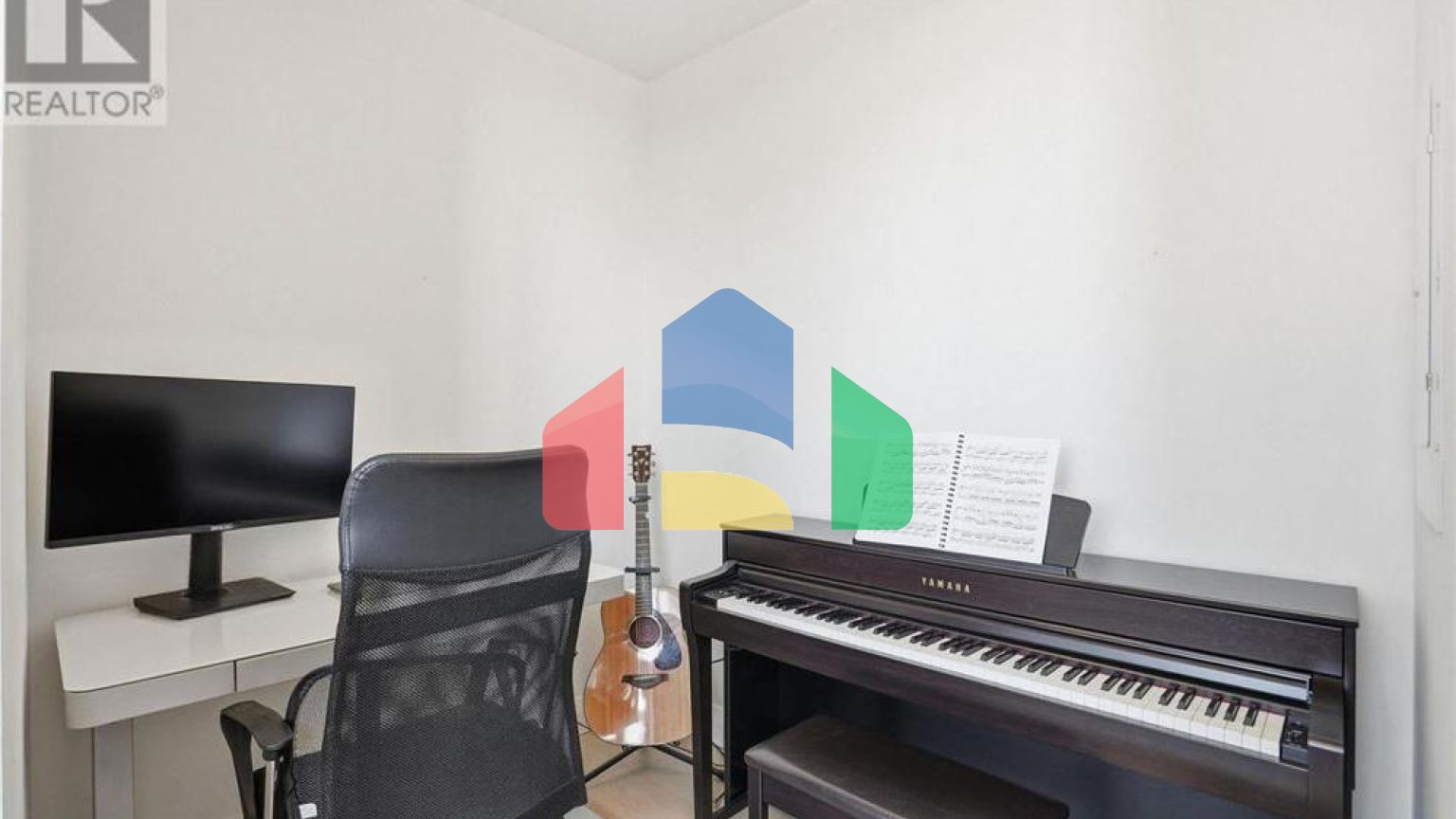 Residential - Single Family Home - Hamilton, Canada - Canada