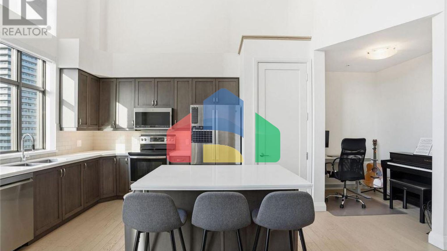 Residential - Single Family Home - Hamilton, Canada - Canada