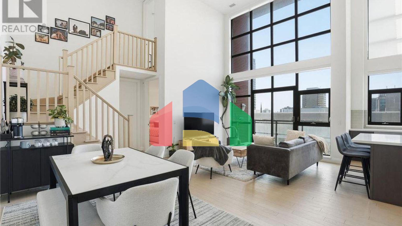 Residential - Single Family Home - Hamilton, Canada - Canada