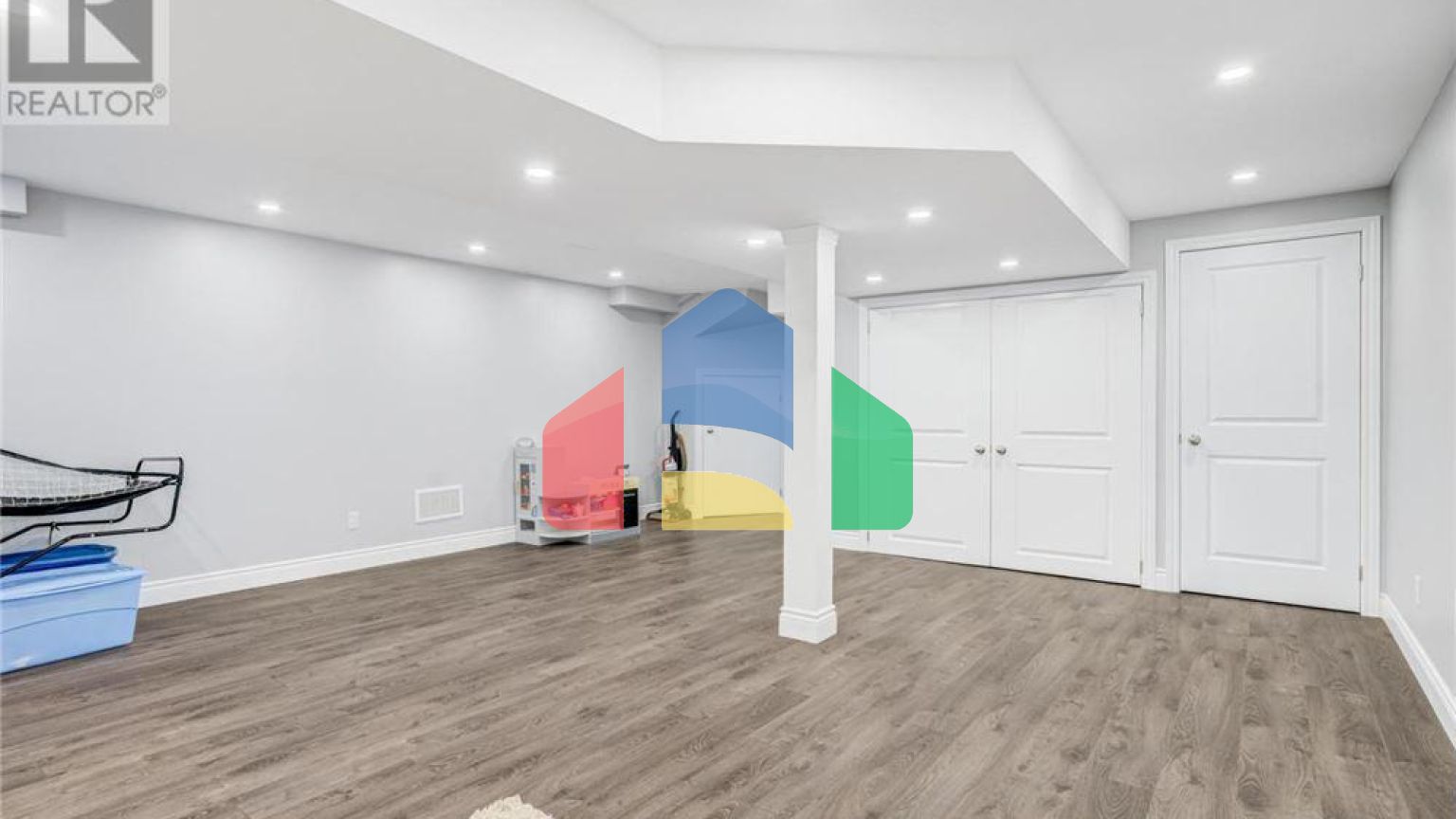 Residential - Single Family Home - Hamilton, Canada - Canada