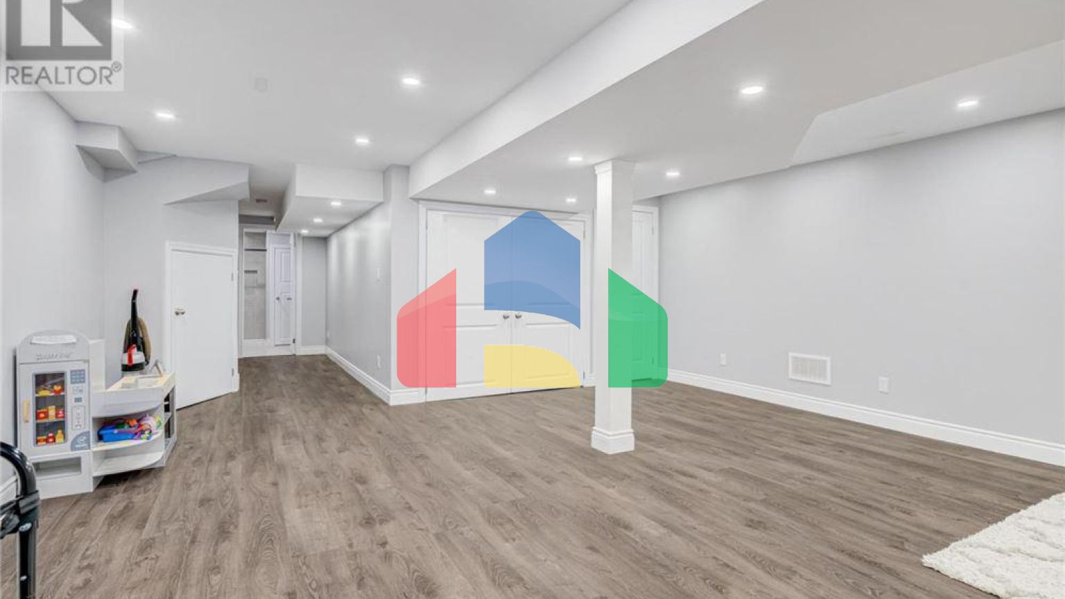 Residential - Single Family Home - Hamilton, Canada - Canada