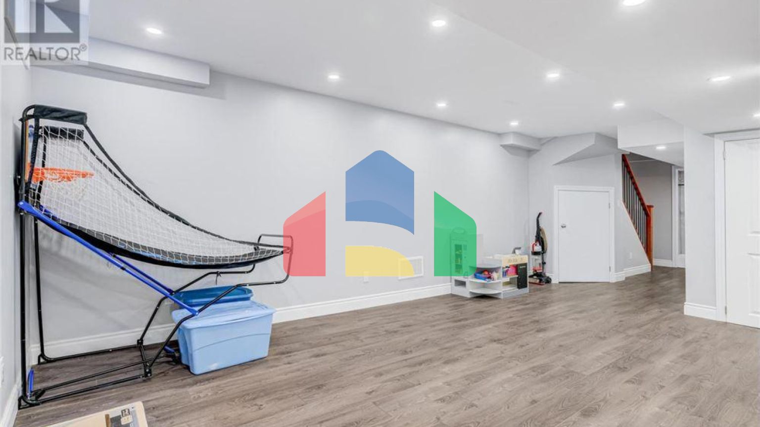 Residential - Single Family Home - Hamilton, Canada - Canada