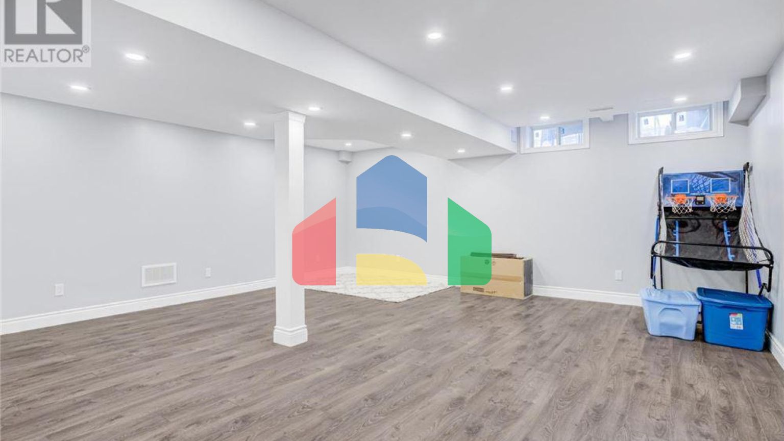 Residential - Single Family Home - Hamilton, Canada - Canada