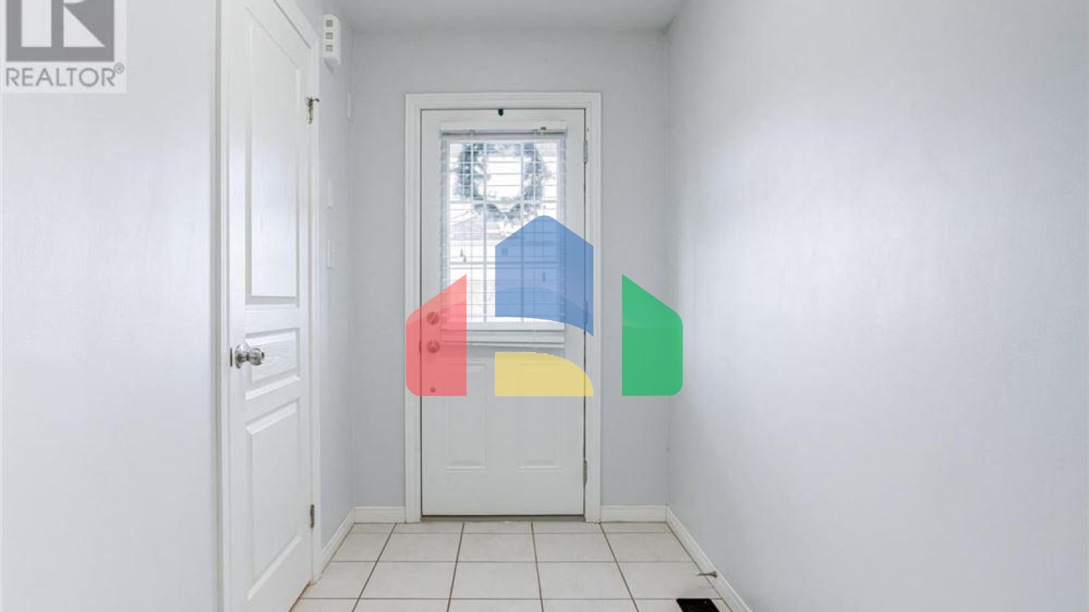 Residential - Single Family Home - Hamilton, Canada - Canada