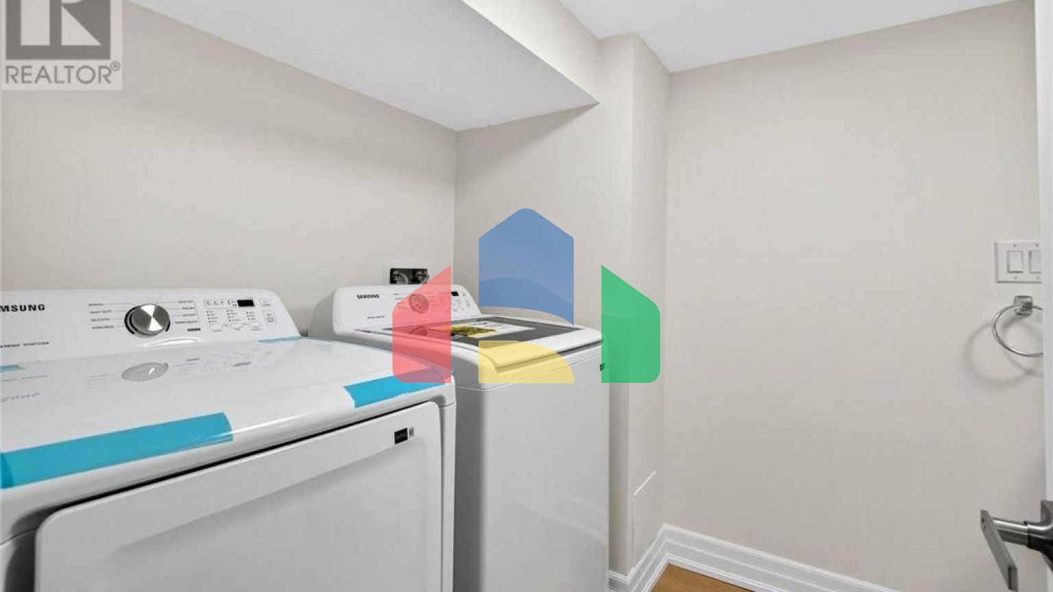 Residential - Multi-Family - Hamilton, Canada - Canada