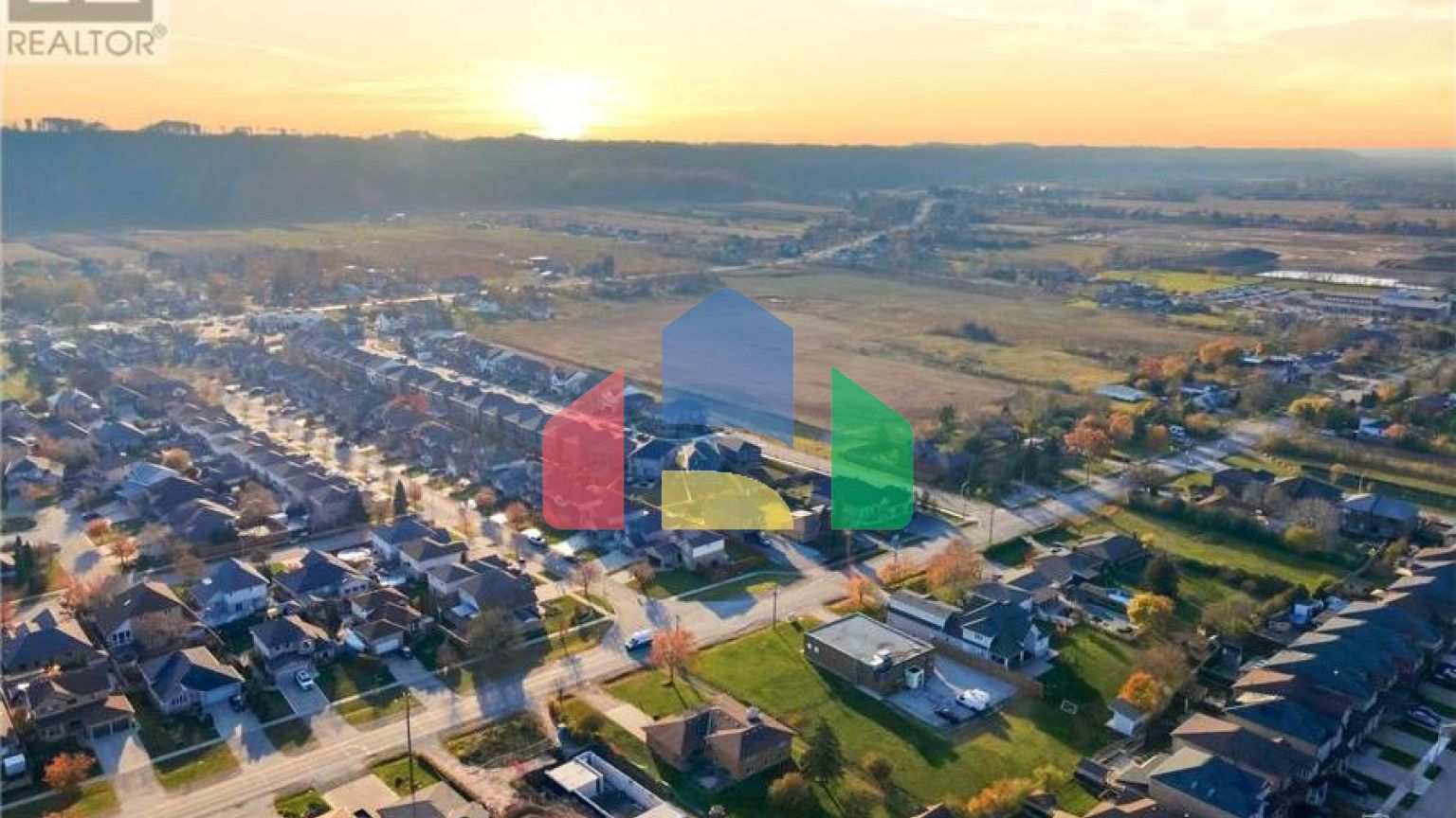 Residential - Single Family Home - Hamilton, Canada - Canada