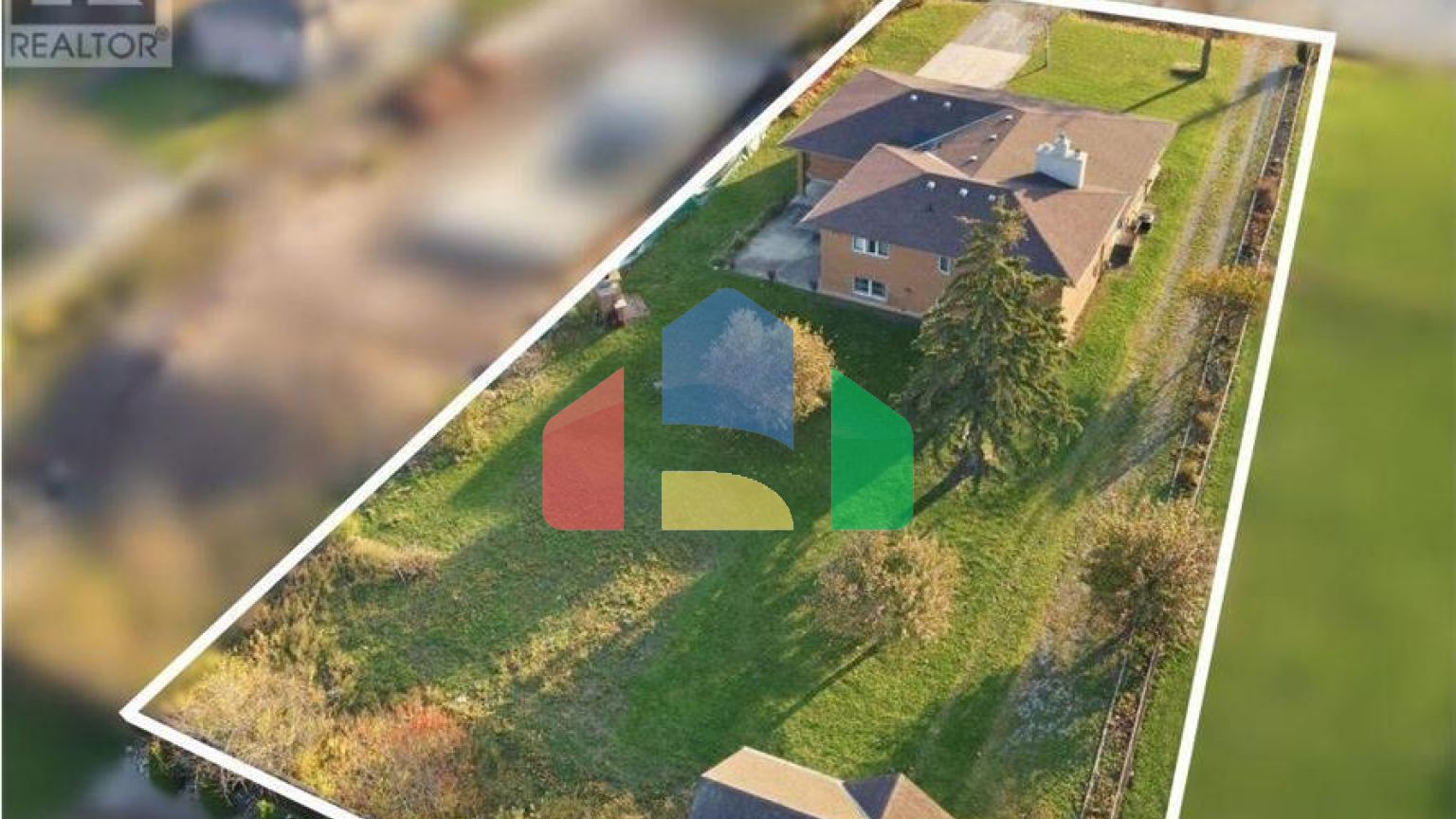 Residential - Single Family Home - Hamilton, Canada - Canada