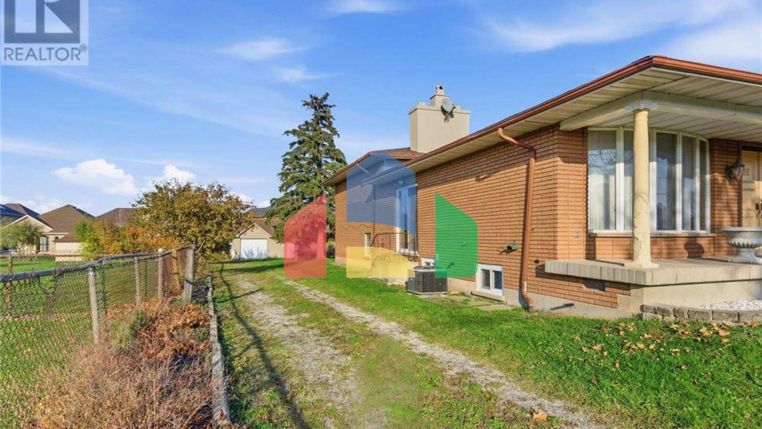 Residential - Single Family Home - Hamilton, Canada - Canada