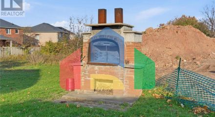 Residential - Single Family Home - Hamilton, Canada - Canada