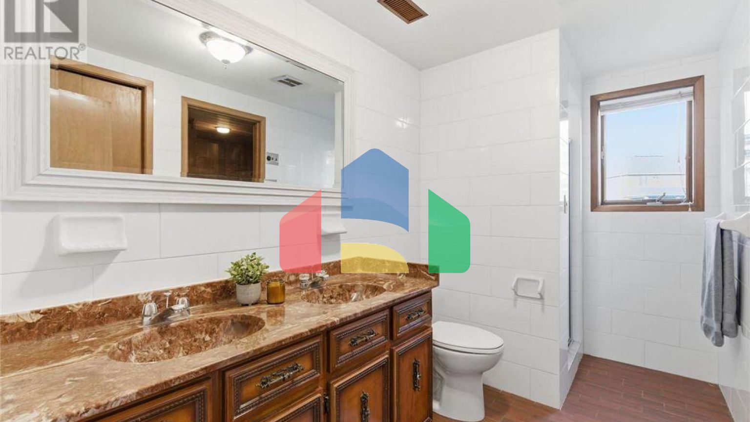 Residential - Single Family Home - Hamilton, Canada - Canada