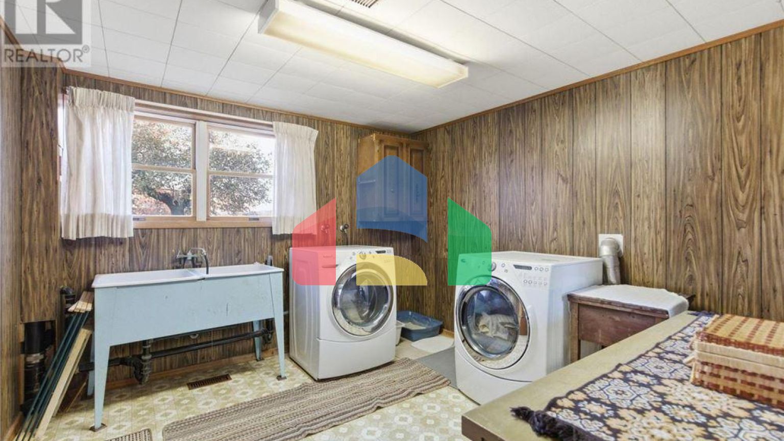 Residential - Single Family Home - Hamilton, Canada - Canada