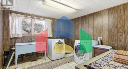 Residential - Single Family Home - Hamilton, Canada - Canada