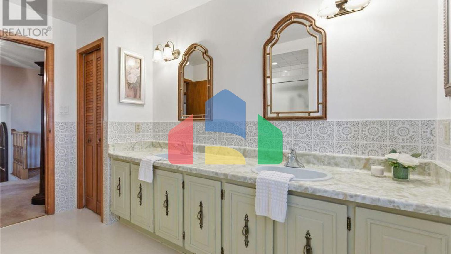 Residential - Single Family Home - Hamilton, Canada - Canada