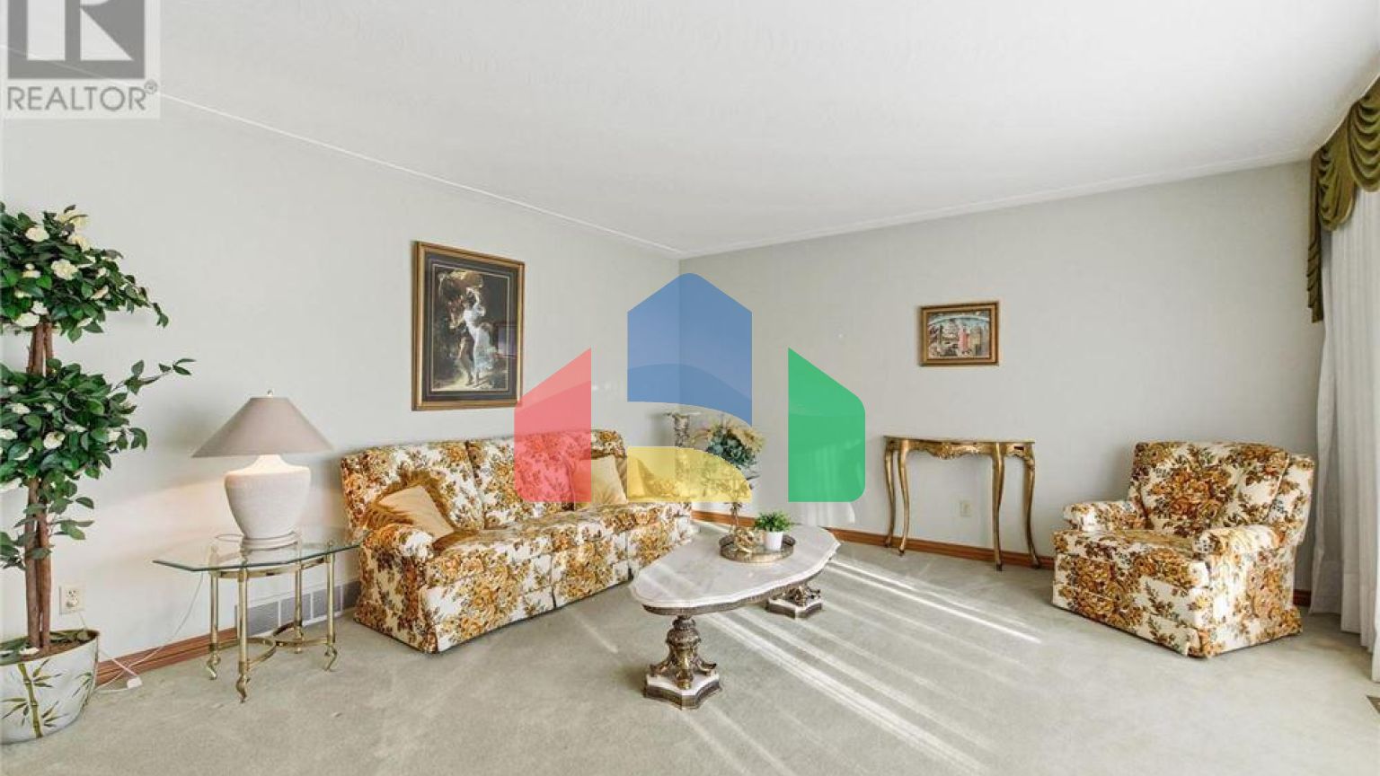 Residential - Single Family Home - Hamilton, Canada - Canada