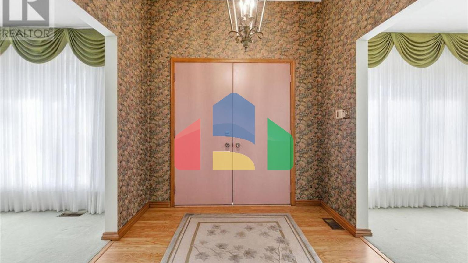 Residential - Single Family Home - Hamilton, Canada - Canada