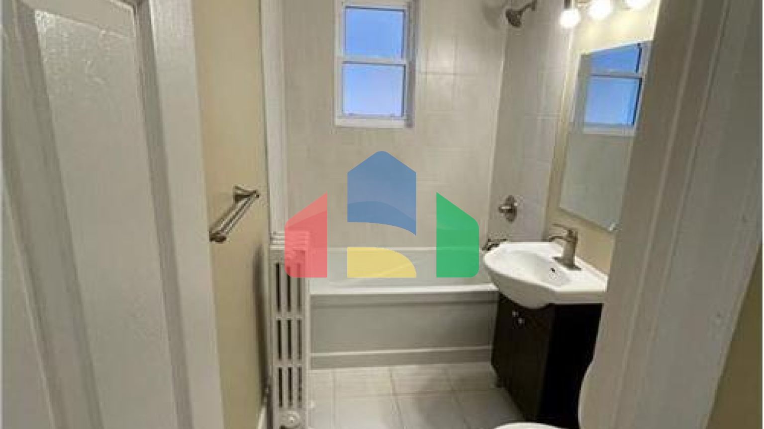 Residential - Condo/Apartment - Hamilton, Canada - Canada