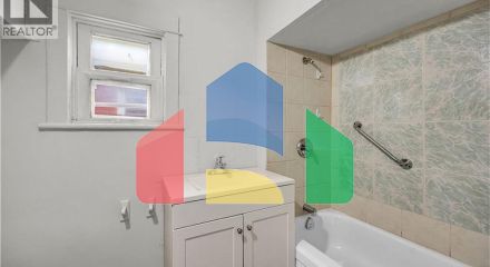 Residential - Single Family Home - Hamilton, Canada - Canada