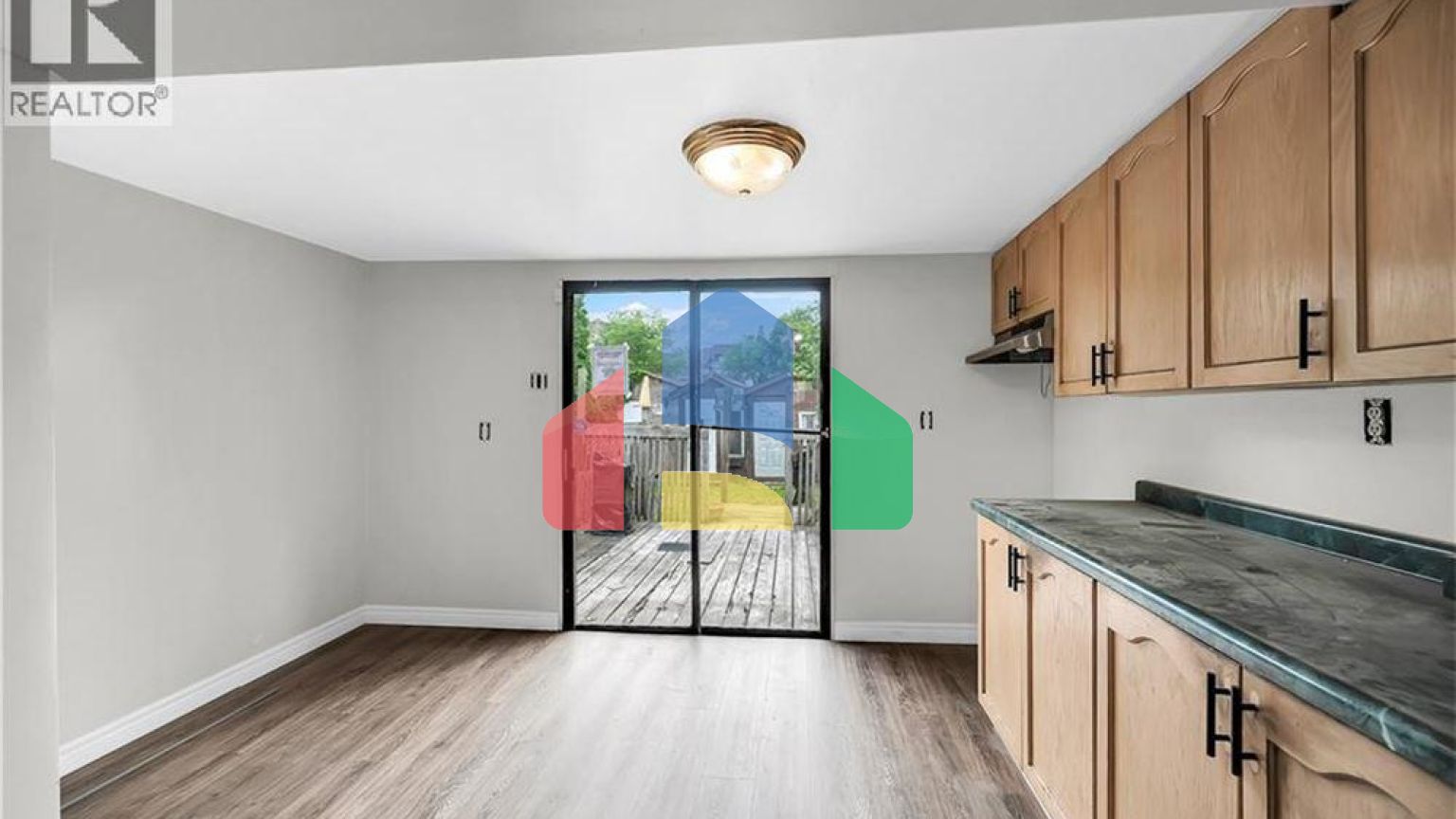 Residential - Single Family Home - Hamilton, Canada - Canada