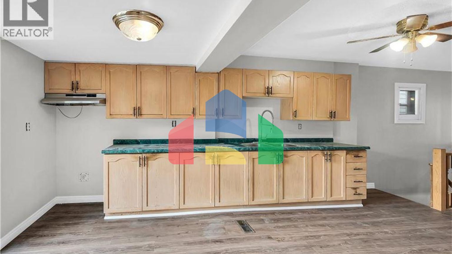 Residential - Single Family Home - Hamilton, Canada - Canada