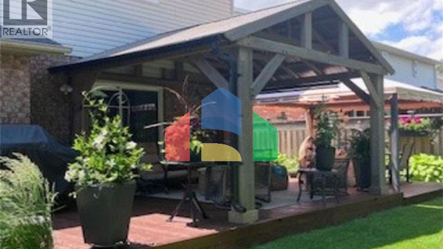 Residential - Single Family Home - Hamilton, Canada - Canada