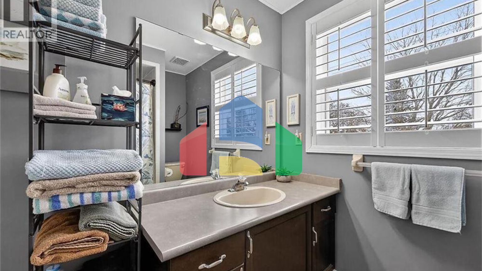 Residential - Single Family Home - Hamilton, Canada - Canada