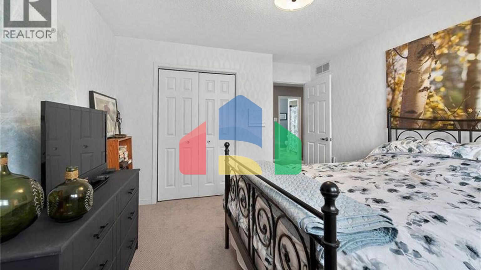 Residential - Single Family Home - Hamilton, Canada - Canada