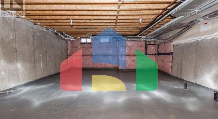 Residential - Single Family Home - Hamilton, Canada - Canada