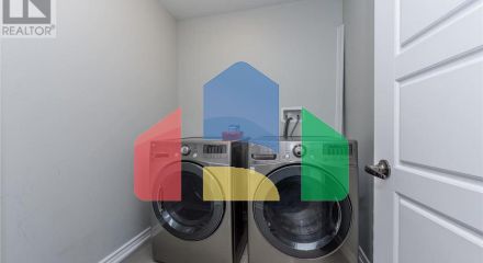 Residential - Single Family Home - Hamilton, Canada - Canada