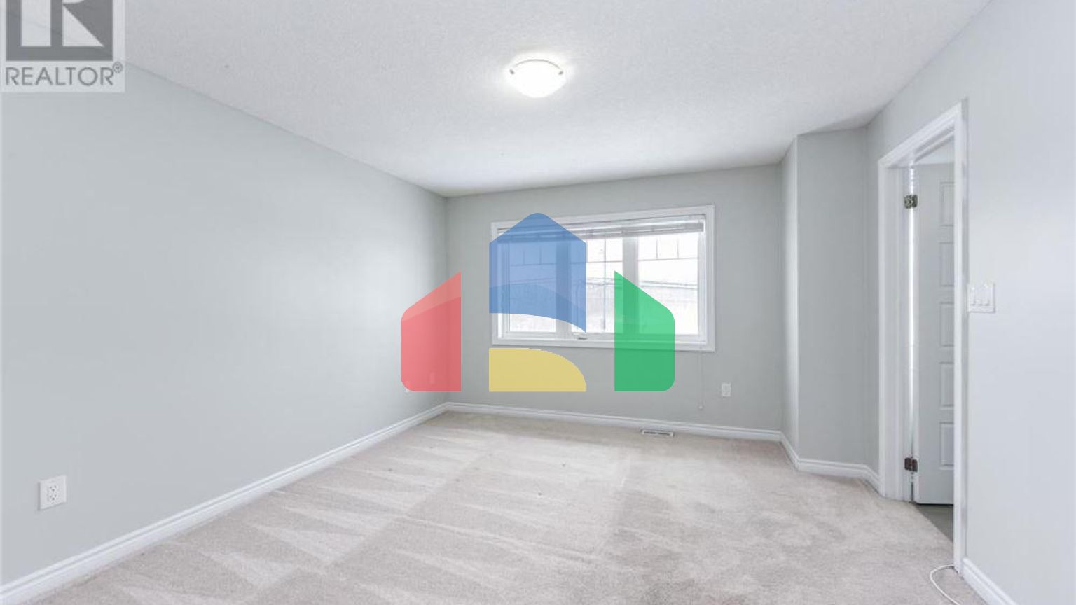 Residential - Single Family Home - Hamilton, Canada - Canada