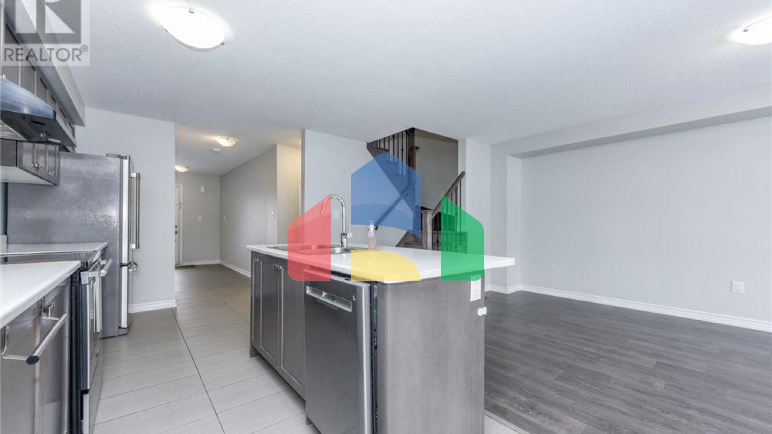 Residential - Single Family Home - Hamilton, Canada - Canada