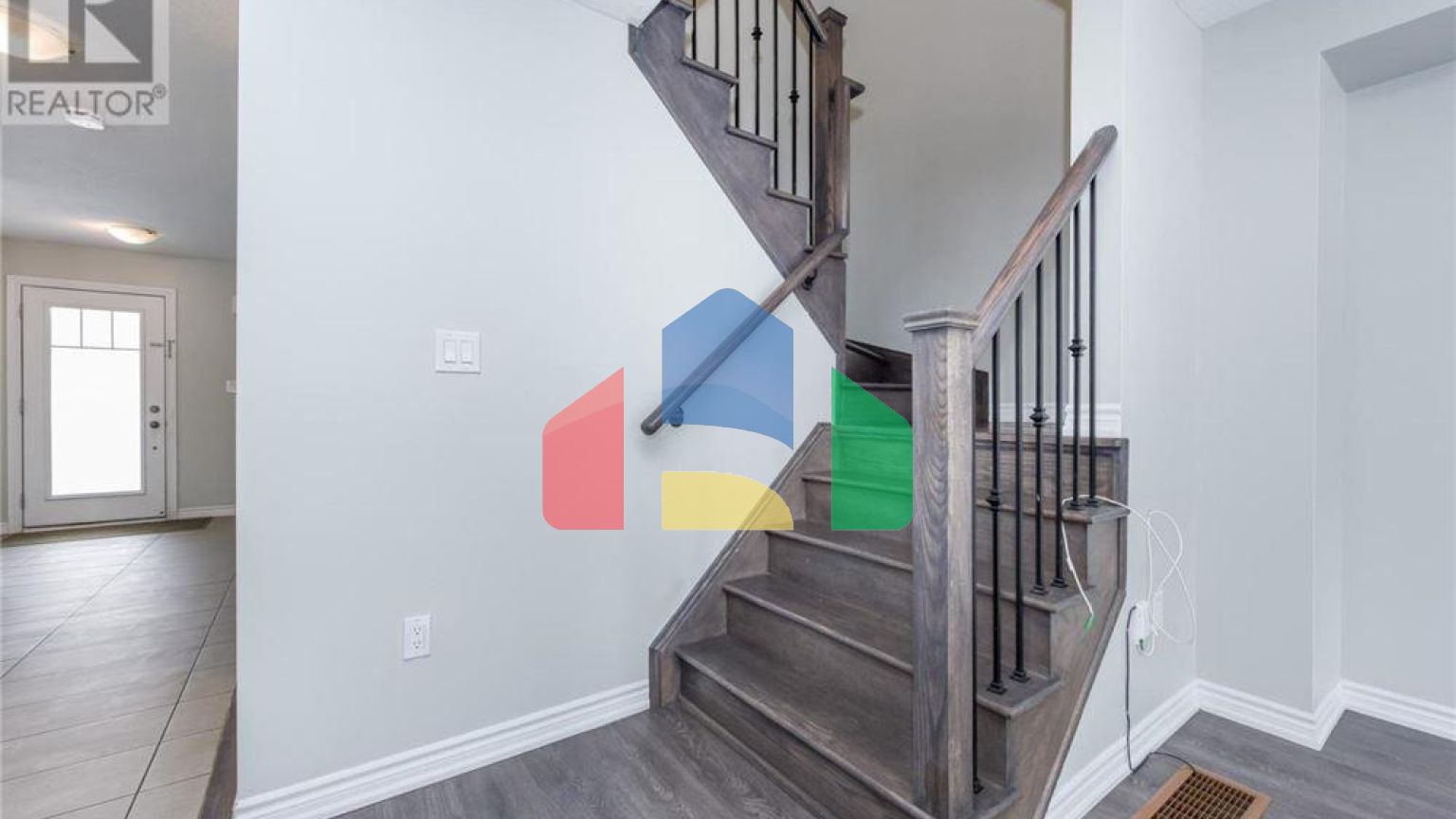 Residential - Single Family Home - Hamilton, Canada - Canada